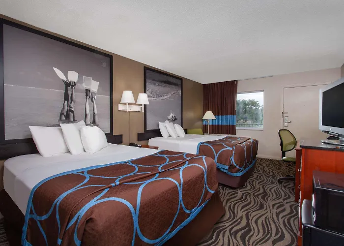 Super 8 By Wyndham Kissimmee